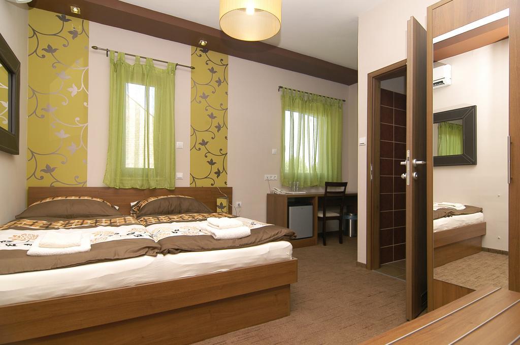 Hotel Corso Siófok Habitación foto